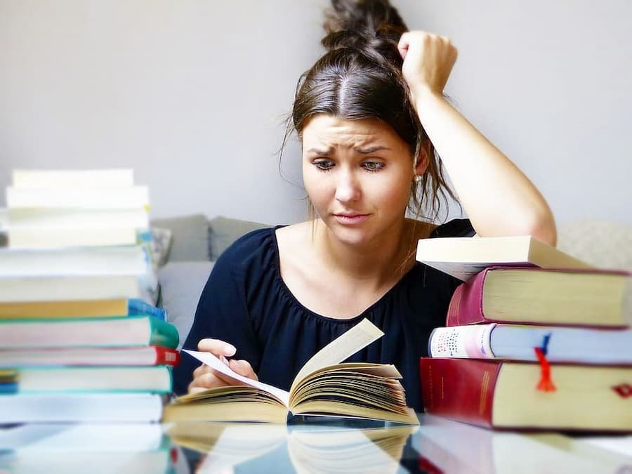 5 Best Tips To Deal With Academic Stress While Being A University Student