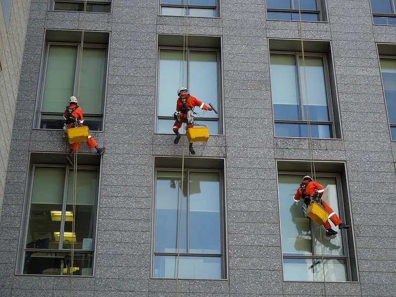 Tips to Consider While Choosing Window Cleaning Service