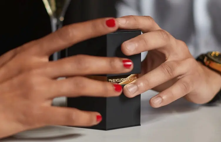 Preserved Flowers & Long Stem Roses: Expressions of Lasting Elegance